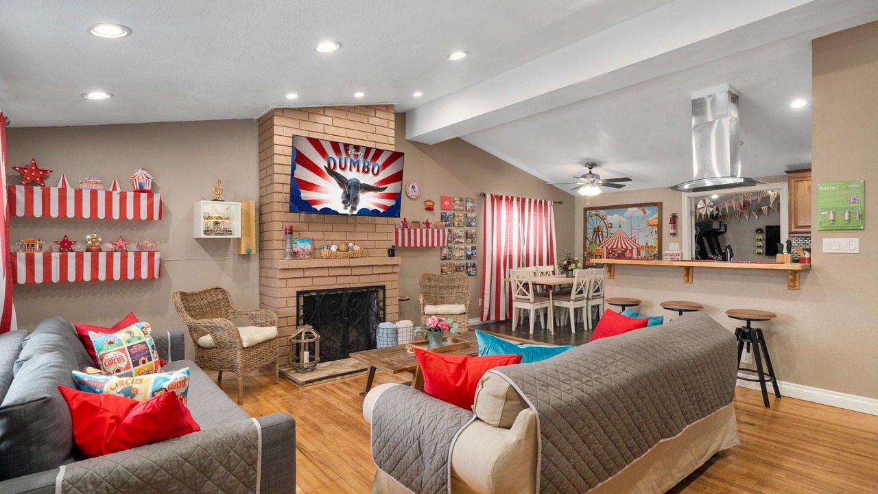 Photo of Livingroom in Anaheim Resort