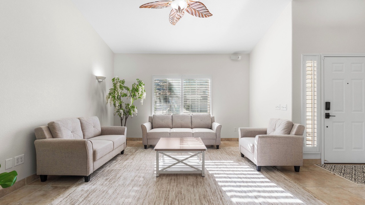 Photo of Livingroom in Palmdale