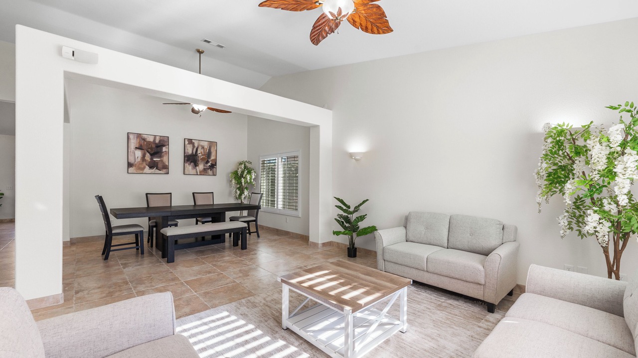 Photo of Livingroom in Palmdale