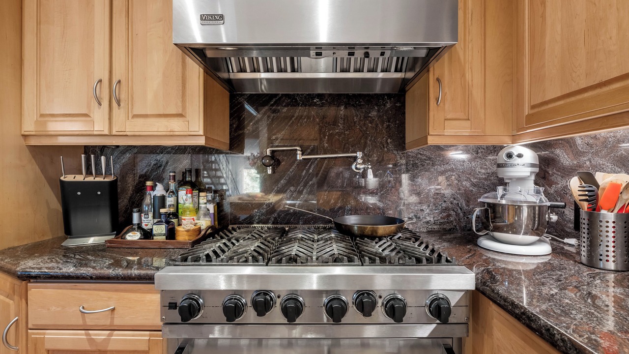 Photo of Kitchen in Hollywood Hills