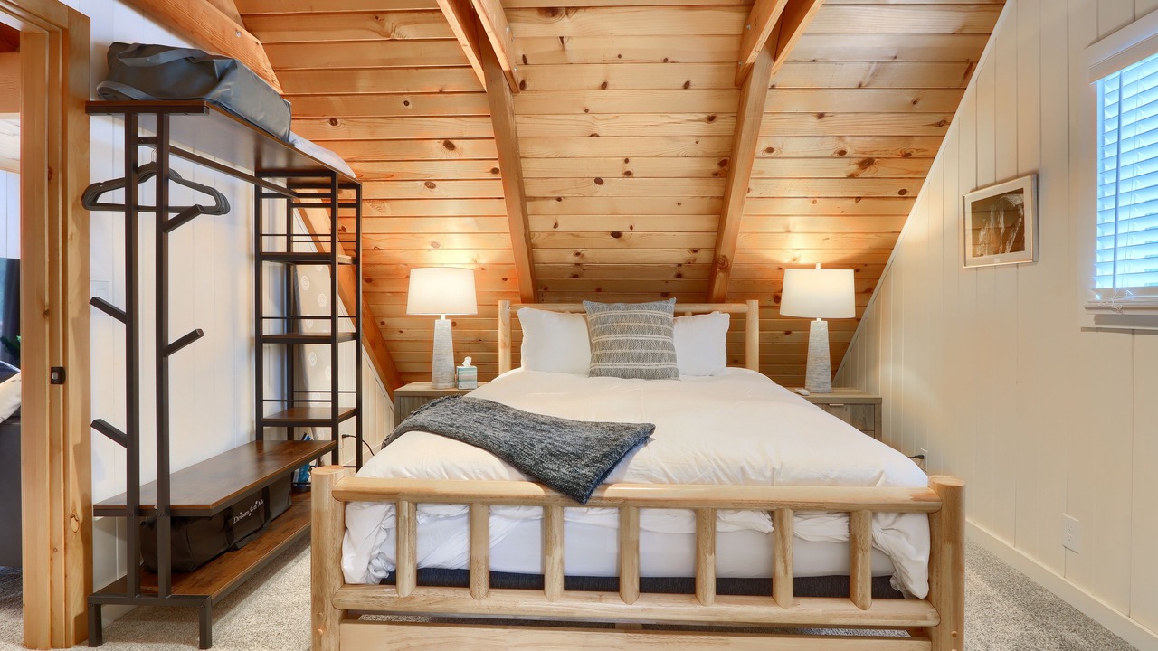 Photo of Bedroom in Oakhurst