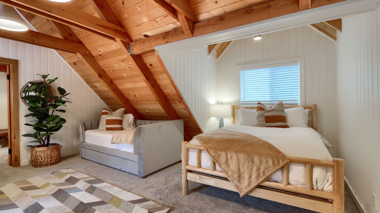 Photo of Bedroom in Oakhurst