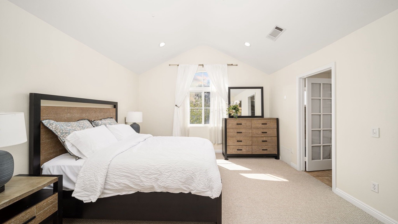 Photo of Bedroom in Duarte