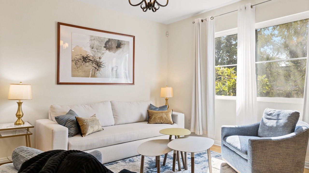 Photo of Livingroom in Duarte