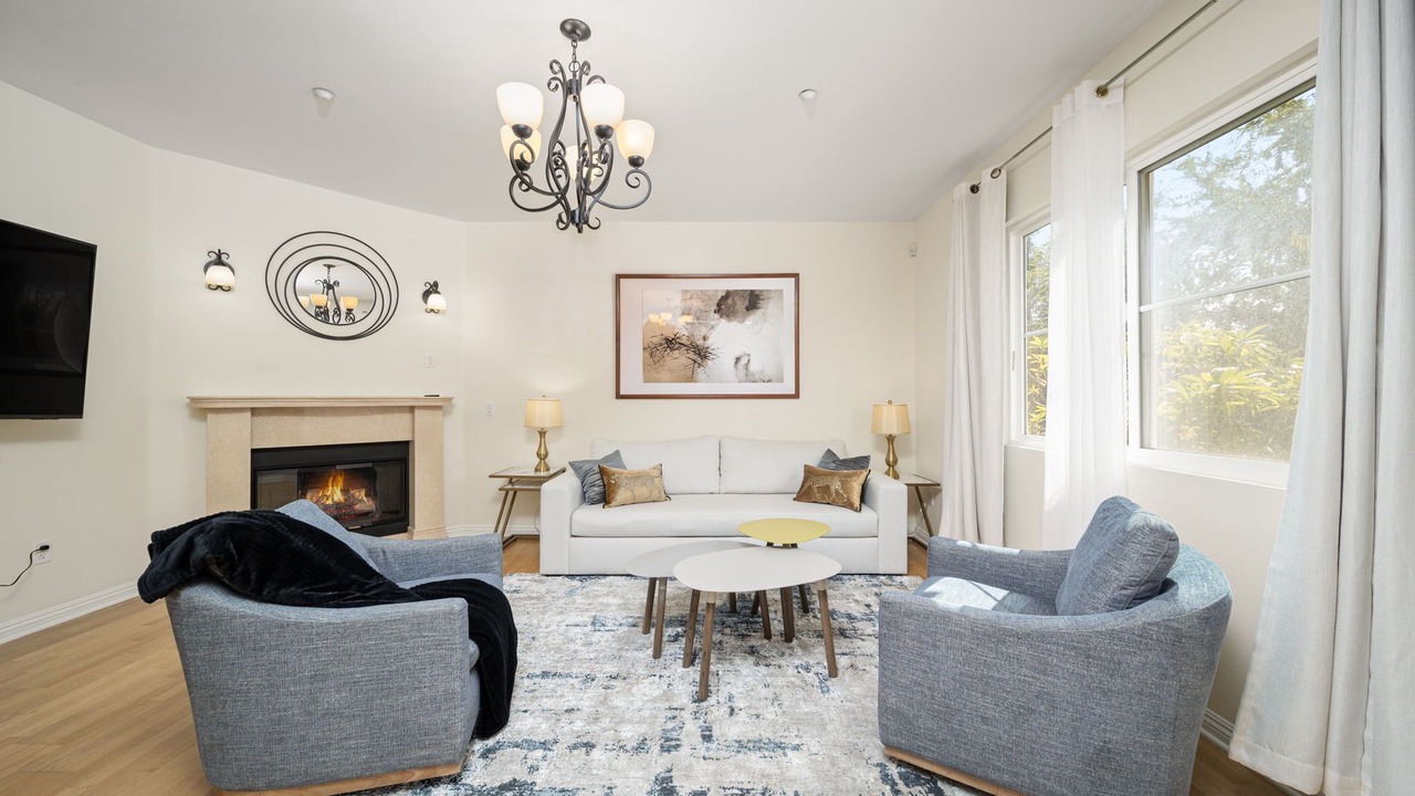 Photo of Livingroom in Duarte