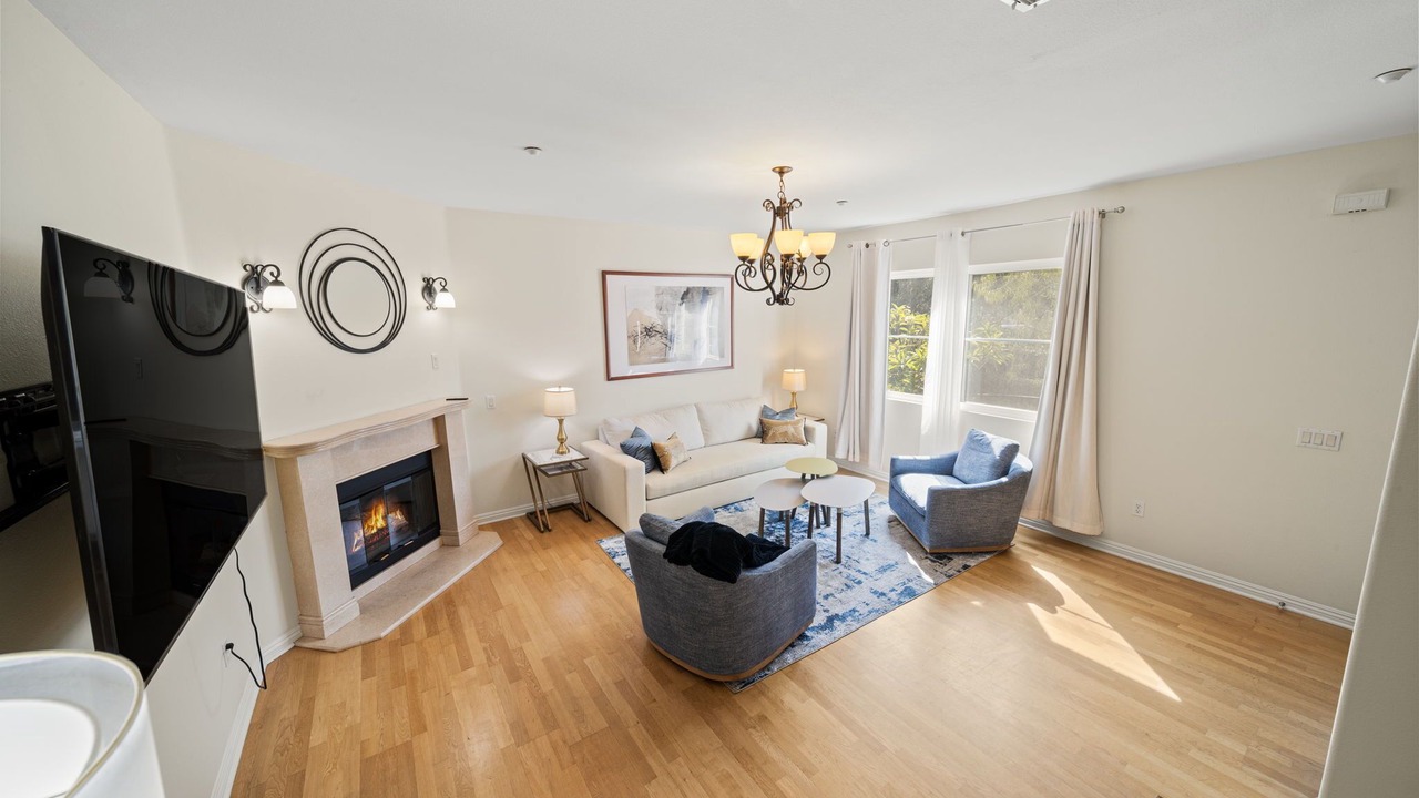 Photo of Livingroom in Duarte