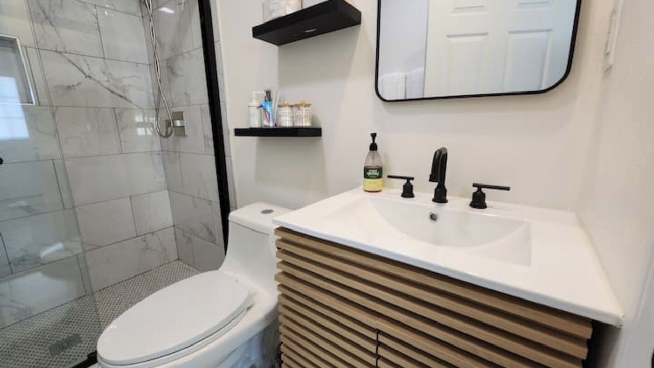Photo of Bathroom in Harbor