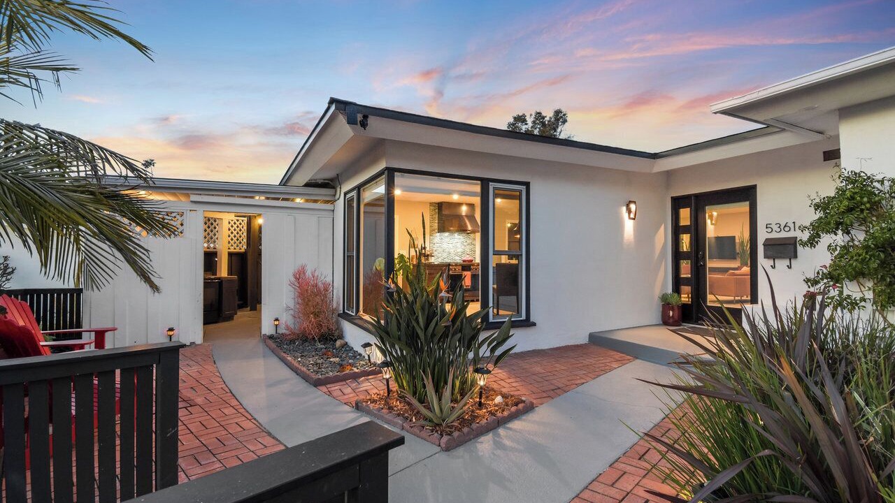 Photo of Patio Balcony in La Jolla Mesa