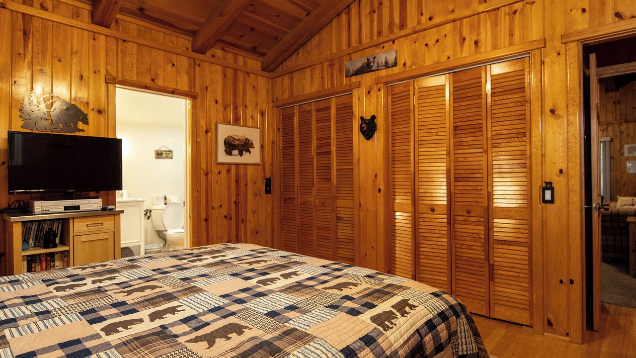 Photo of Bedroom in Wrightwood