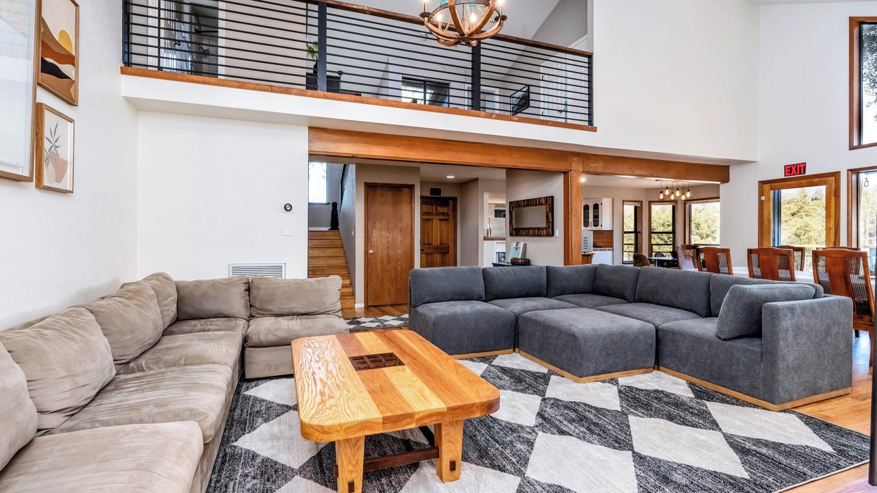Photo of Livingroom in Oakhurst