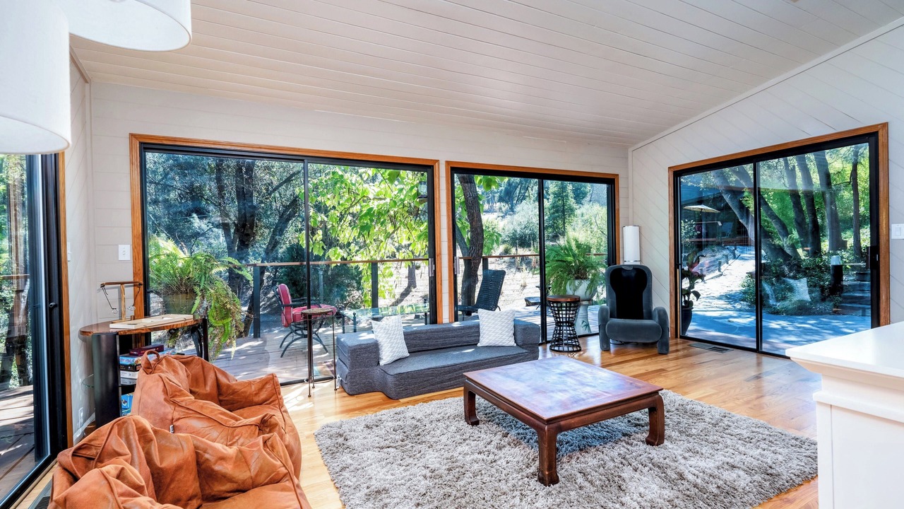 Photo of Livingroom in Oakhurst