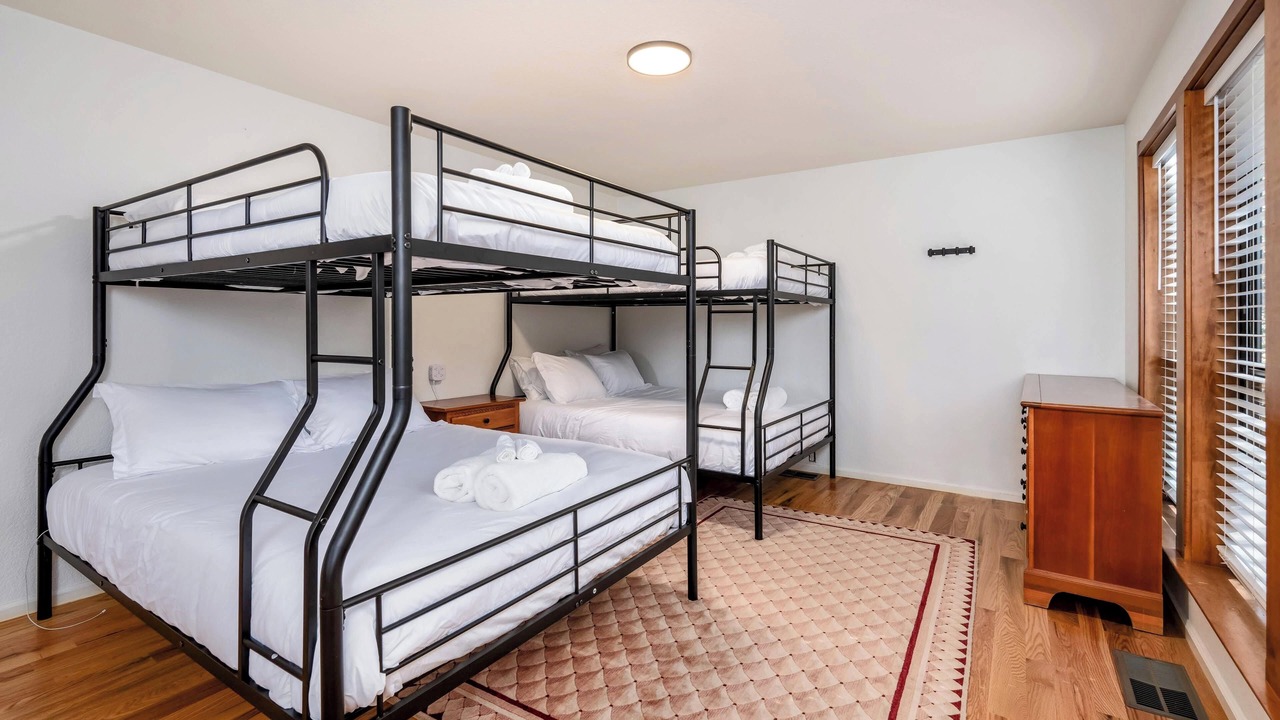 Photo of Bedroom in Oakhurst