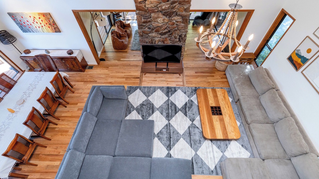 Photo of Livingroom in Oakhurst