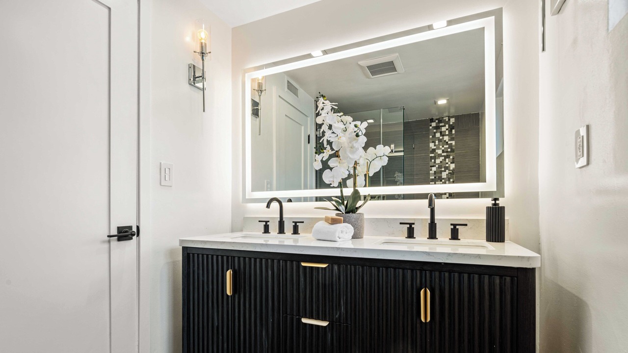 Photo of Bathroom in Reseda