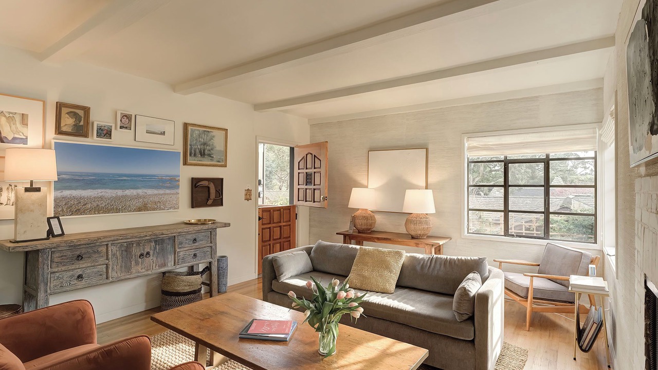 Photo of Livingroom in Southeast Carmel