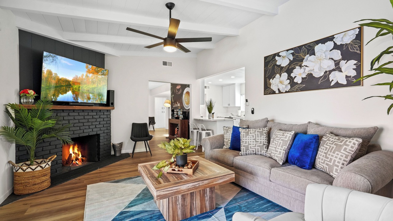 Photo of Livingroom in East Hemet