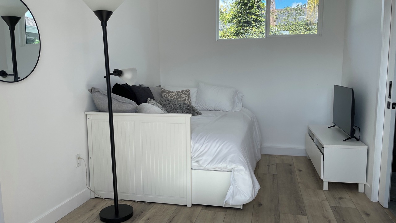 Photo of Bedroom in Valley Glen