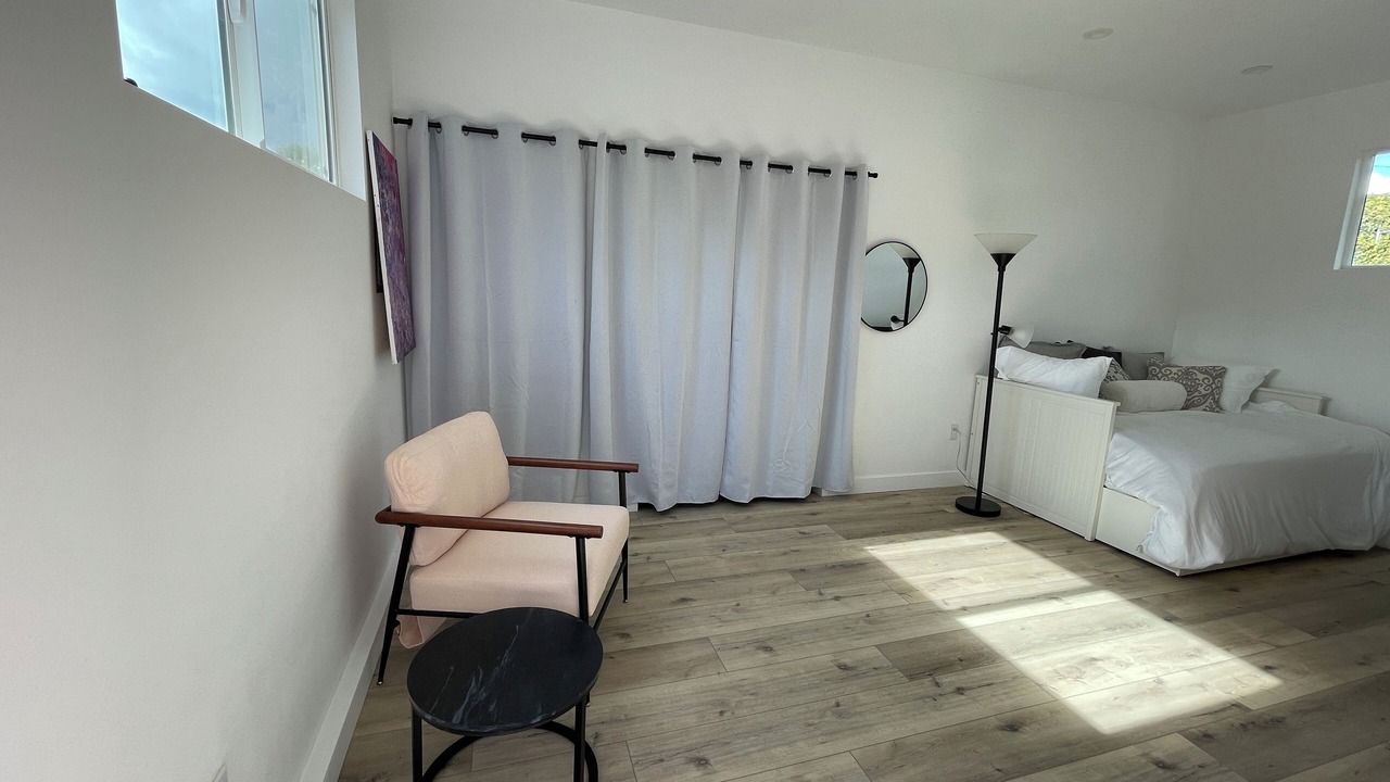 Photo of Bedroom in Valley Glen