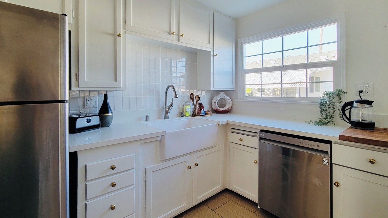 Photo of Kitchen in Harbor Gateway South