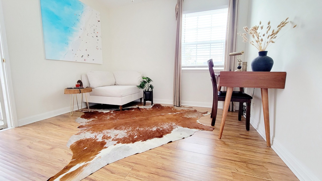 Photo of Livingroom in Harbor Gateway South