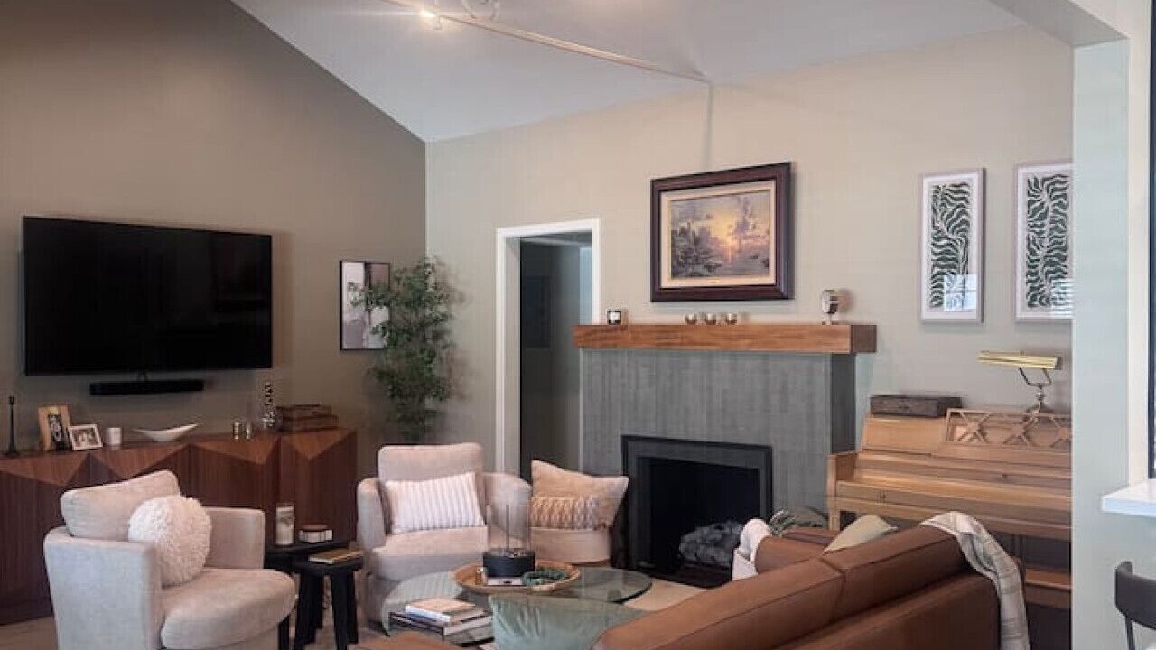 Photo of Livingroom in Studio City