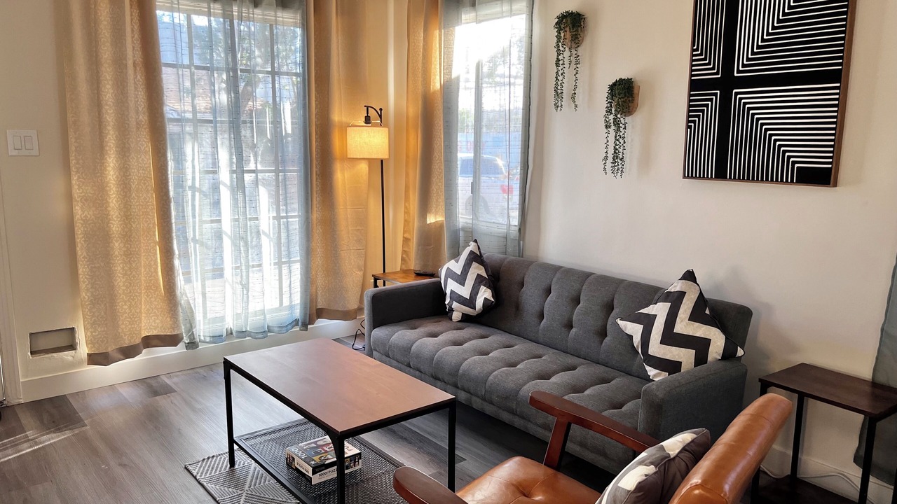 Photo of Livingroom in Pacific - Edison