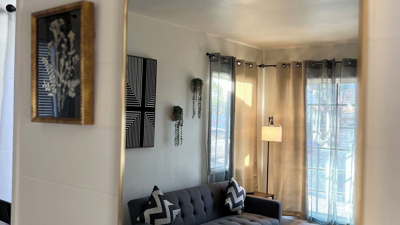 Photo of Livingroom in Pacific - Edison
