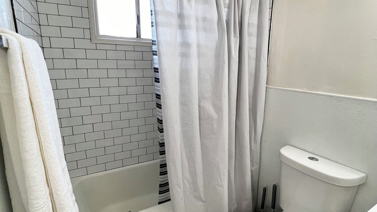 Photo of Bathroom in Pacific - Edison