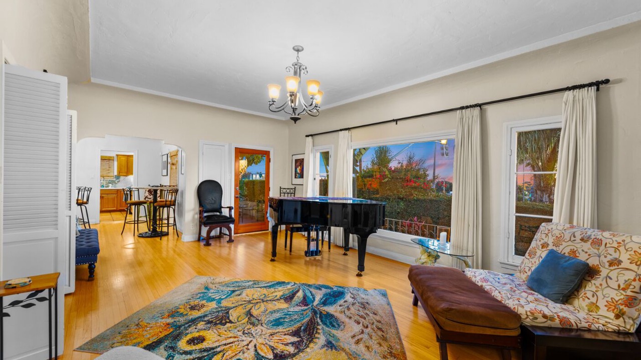 Photo of Livingroom in Ventura