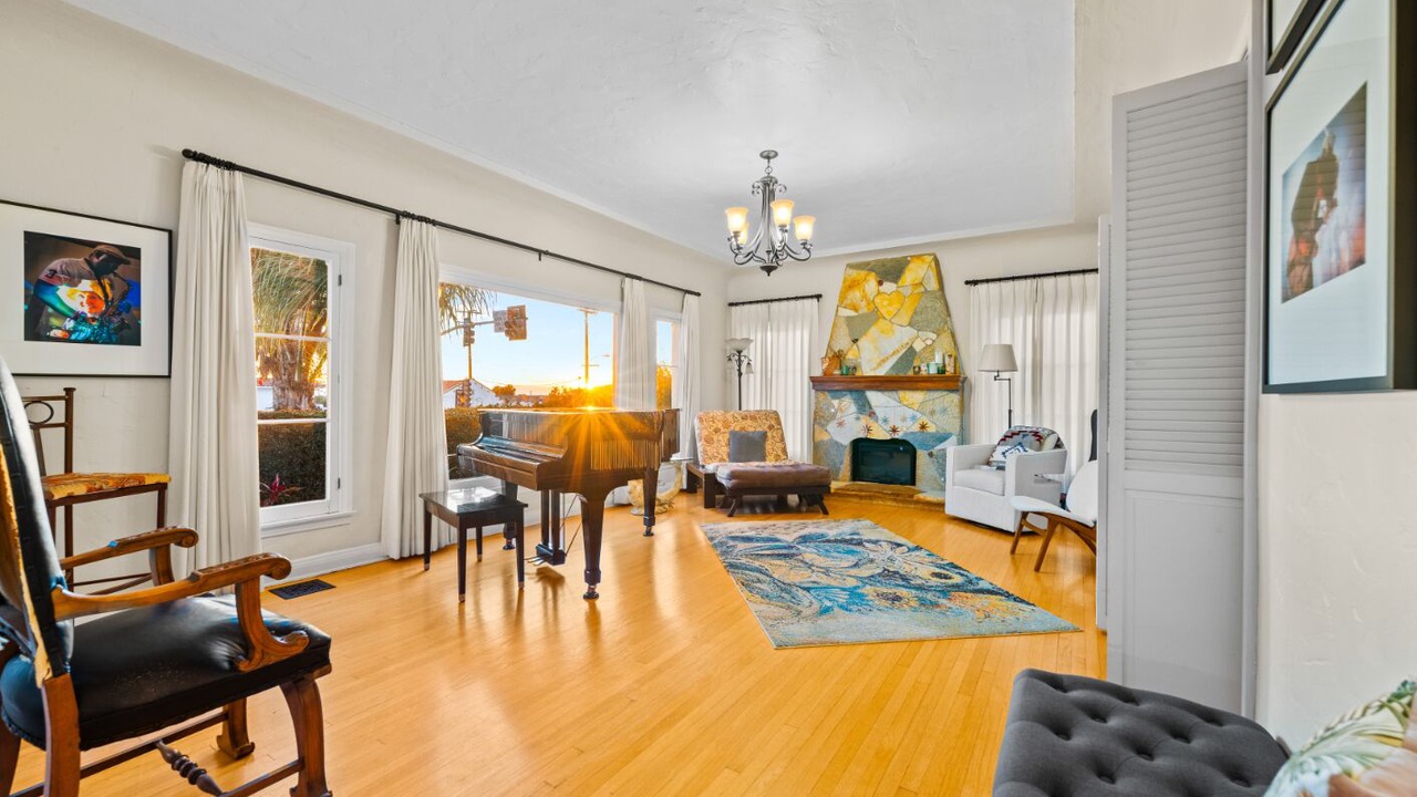 Photo of Livingroom in Ventura