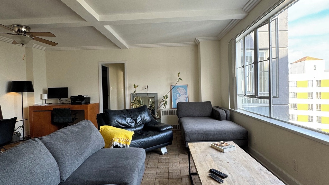 Photo of Livingroom in La Brea