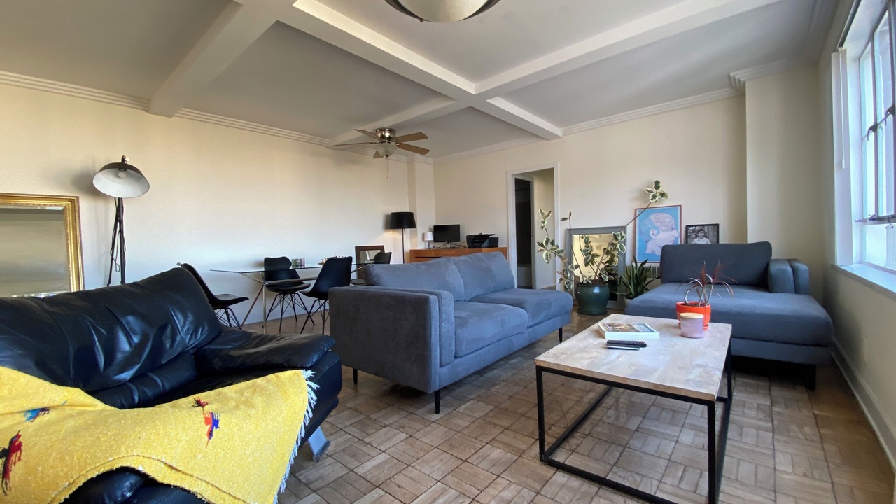 Photo of Livingroom in La Brea