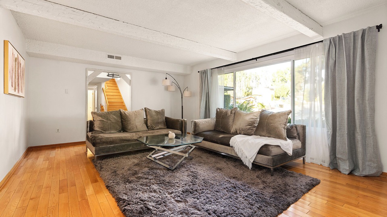 Photo of Livingroom in Granada Hills North