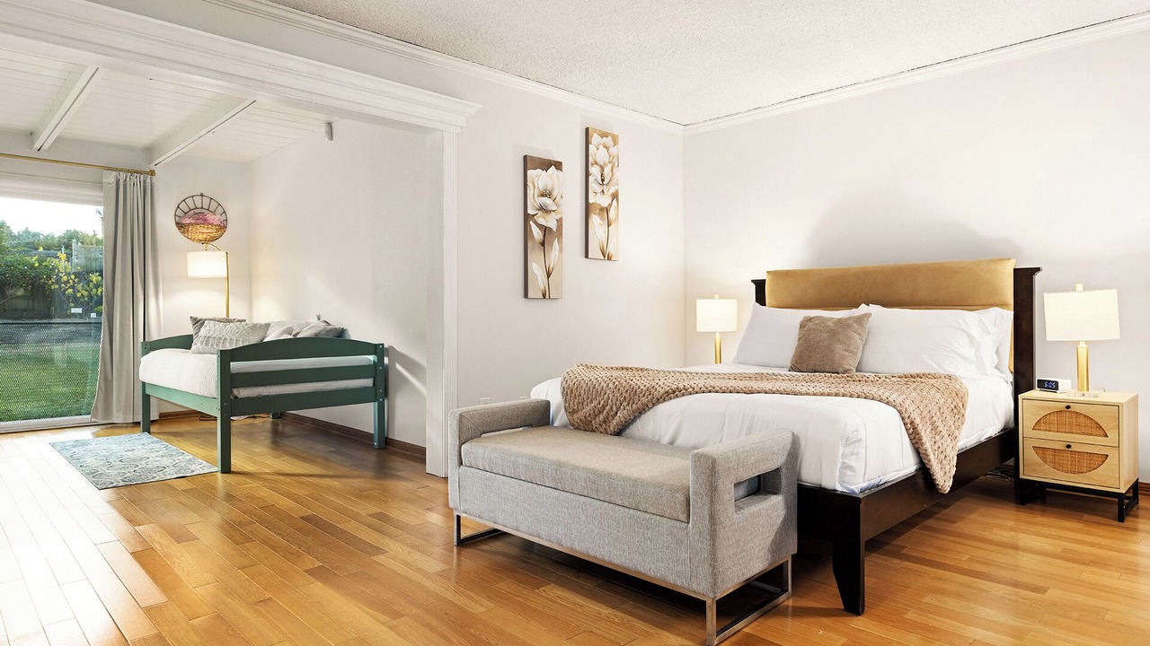 Photo of Bedroom in Granada Hills North