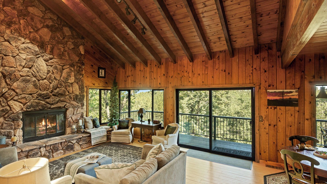 Photo of Livingroom in Green Valley Lake