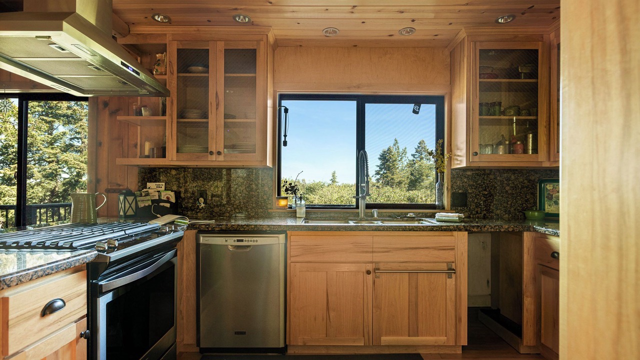 Photo of Kitchen in Green Valley Lake