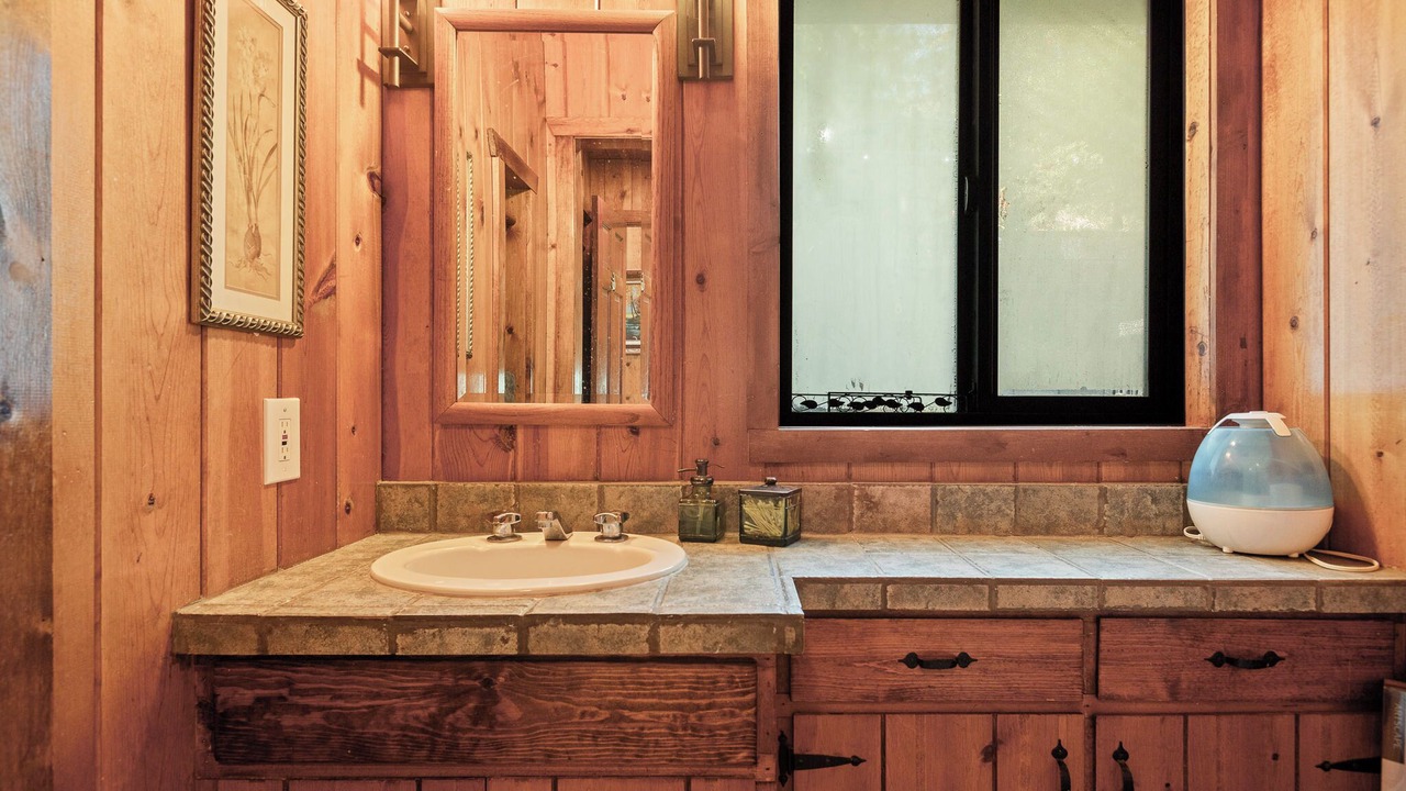 Photo of Bathroom in Green Valley Lake