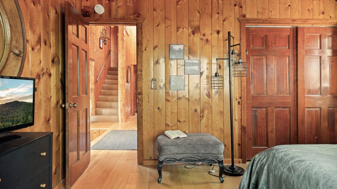 Photo of Bedroom in Green Valley Lake