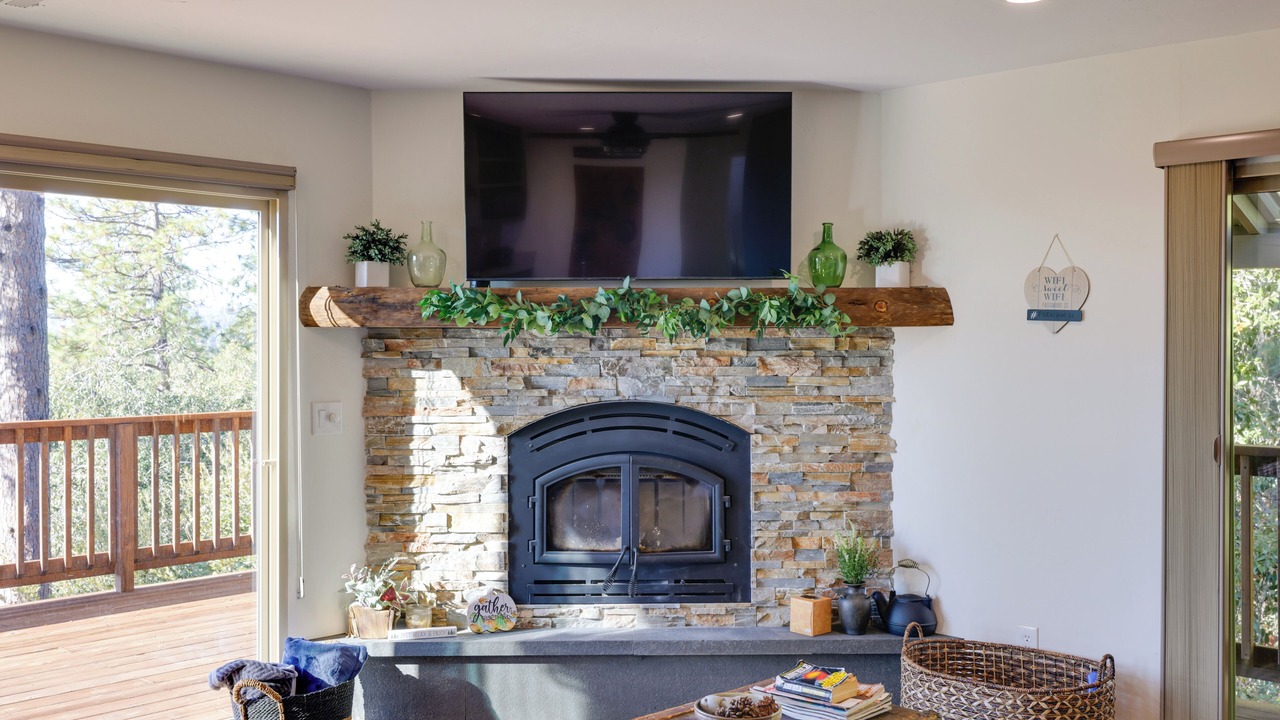 Photo of Livingroom in Tuolumne