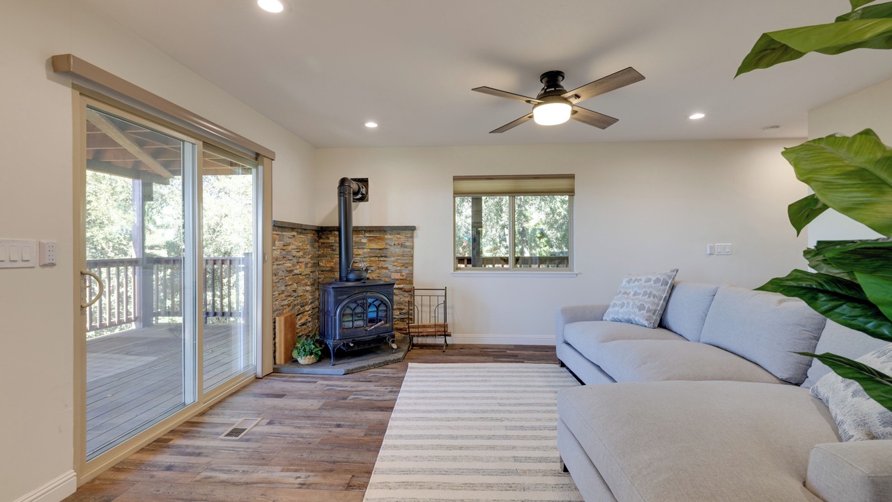 Photo of Livingroom in Tuolumne