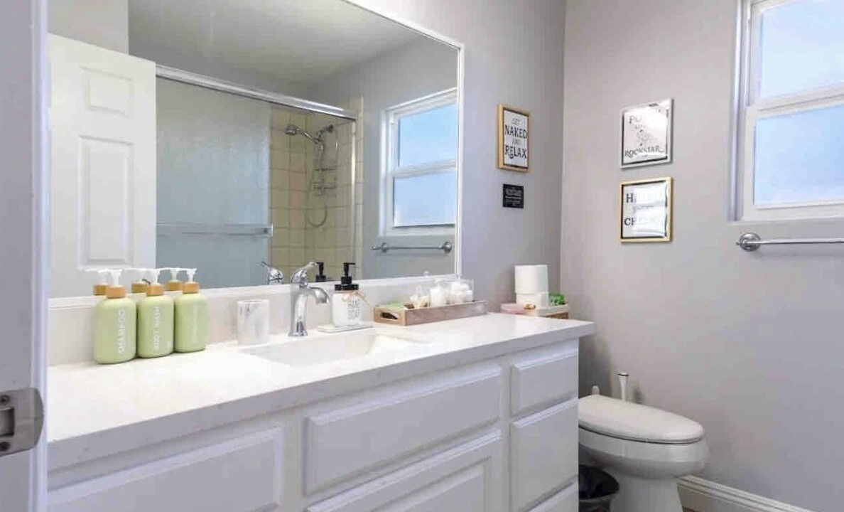 Photo of Bathroom in Midway City