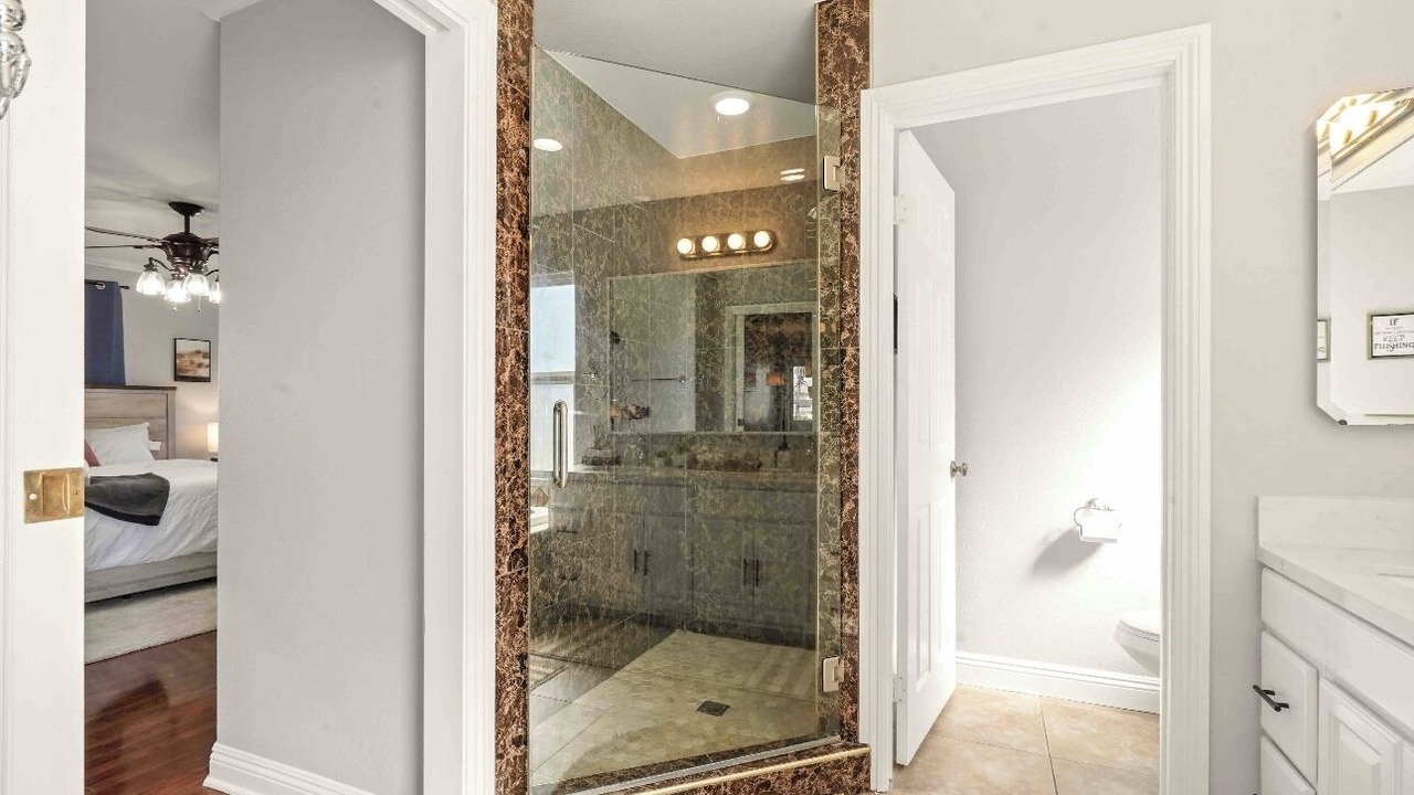Photo of Bathroom in Midway City
