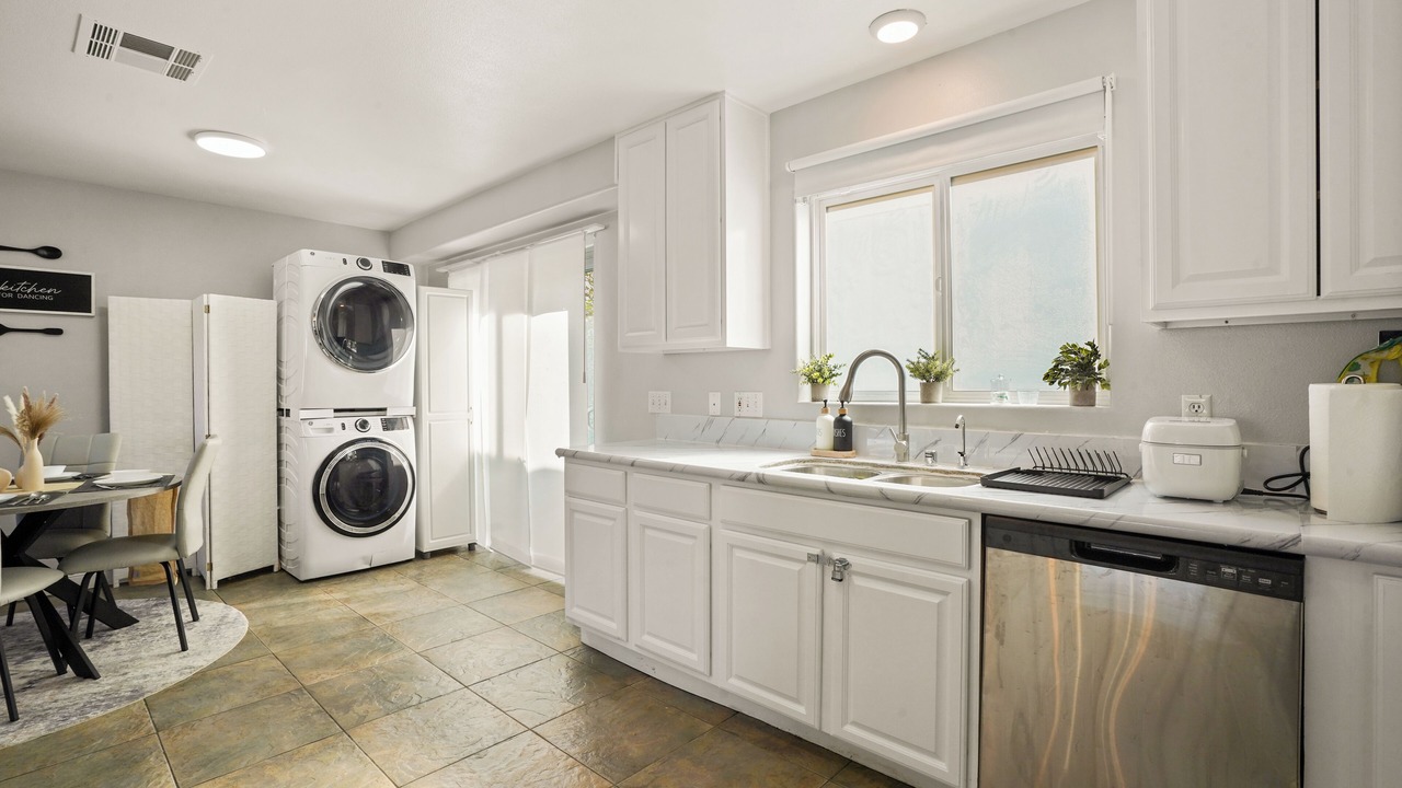 Photo of Kitchen in Midway City