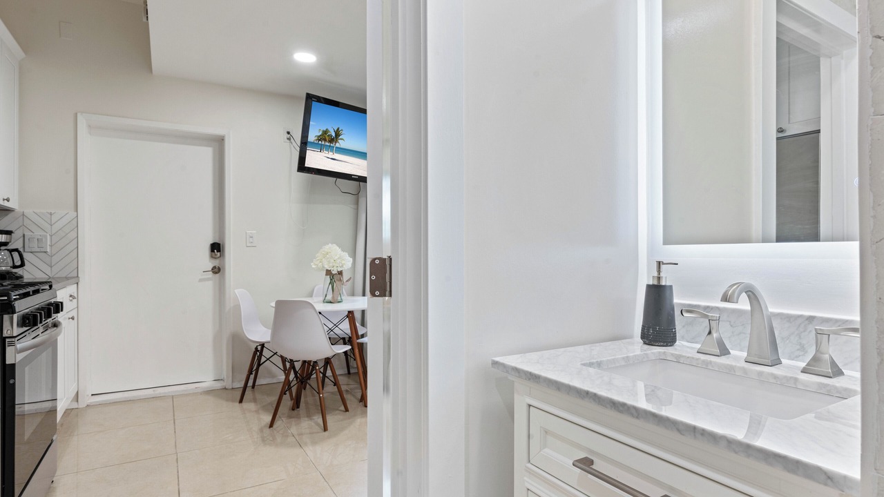 Photo of Kitchen in Harbor Gateway North