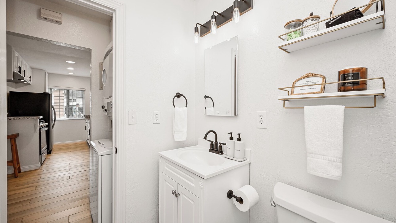 Photo of Bathroom in East Side Costa Mesa