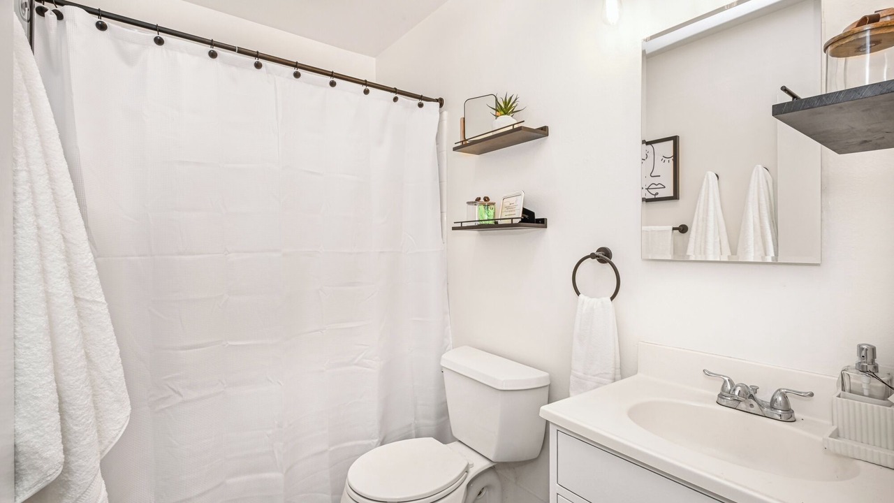 Photo of Bathroom in East Side Costa Mesa