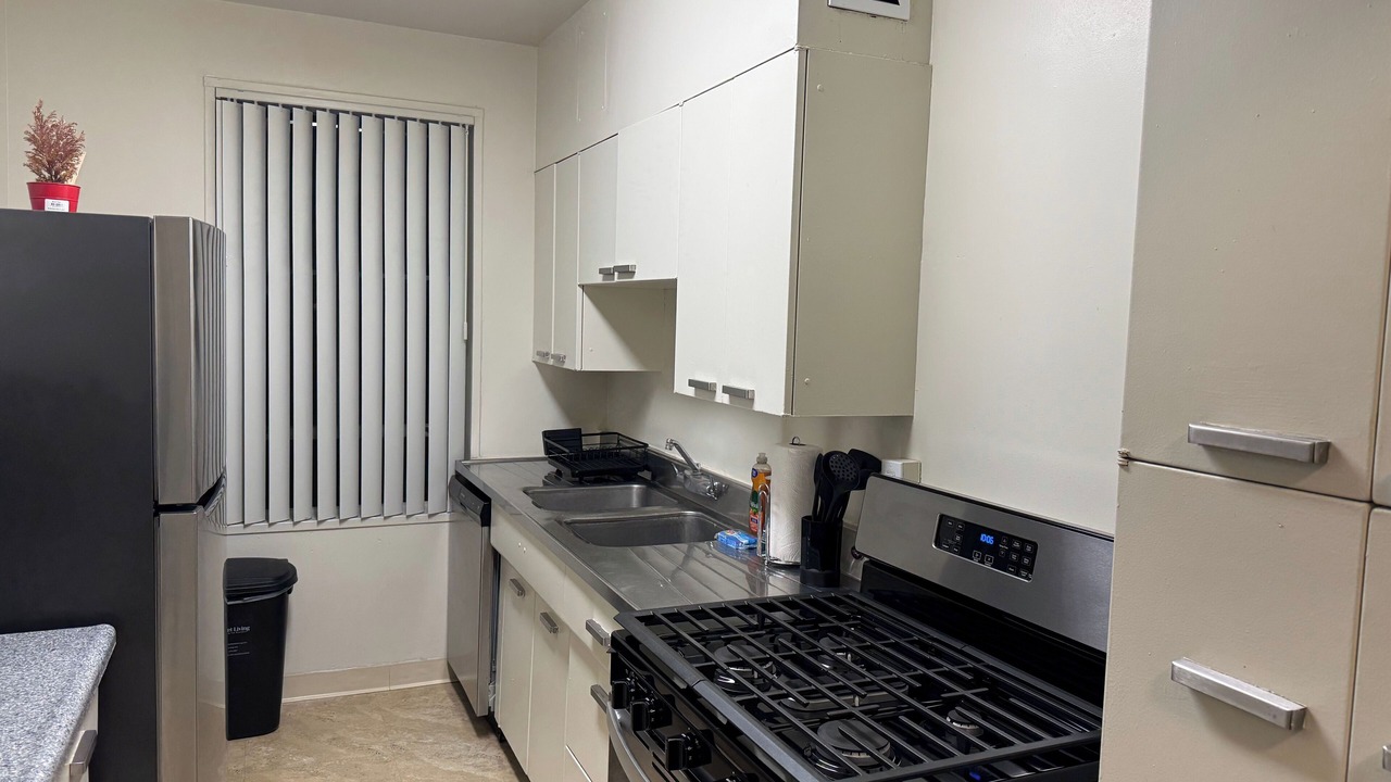 Photo of Kitchen in Miracle Mile