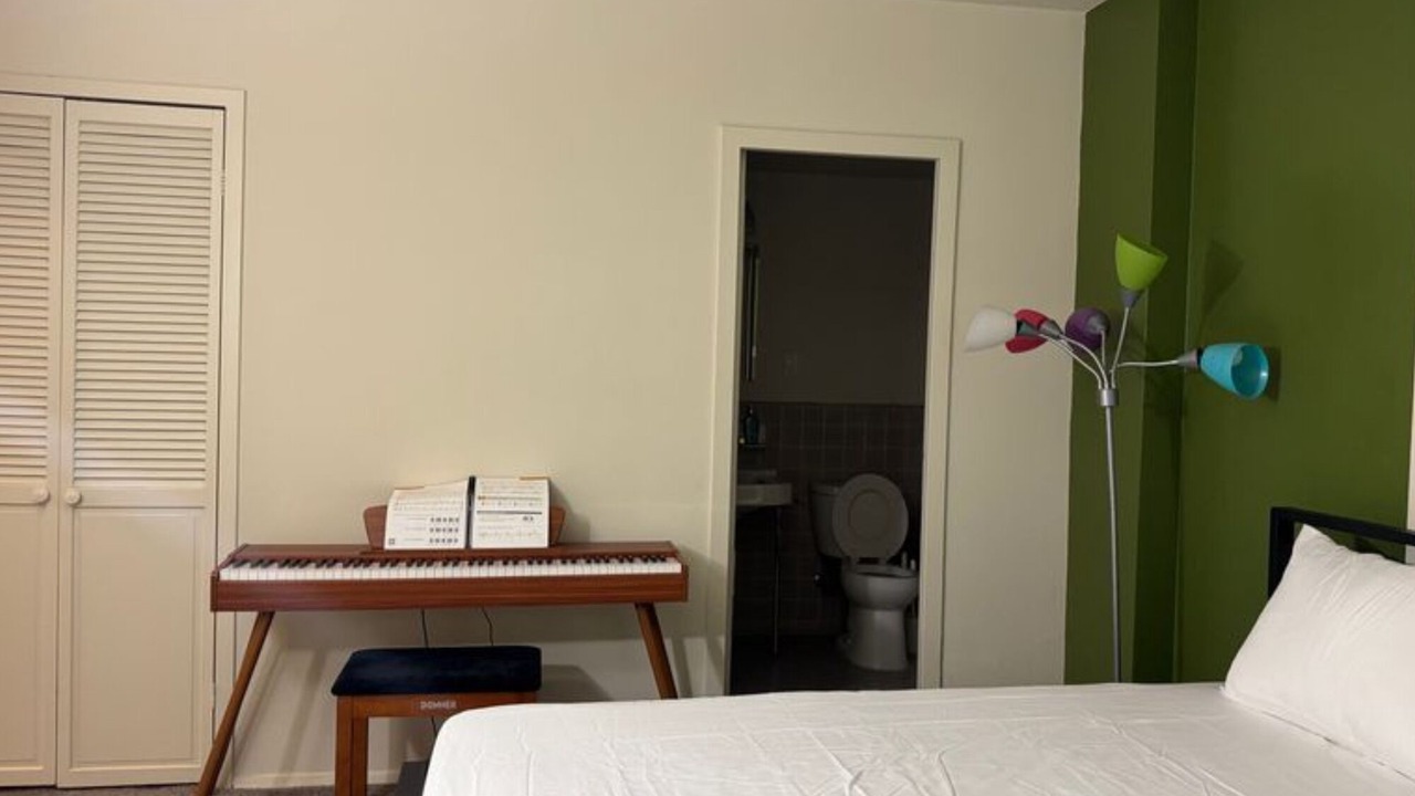 Photo of Bedroom in Miracle Mile
