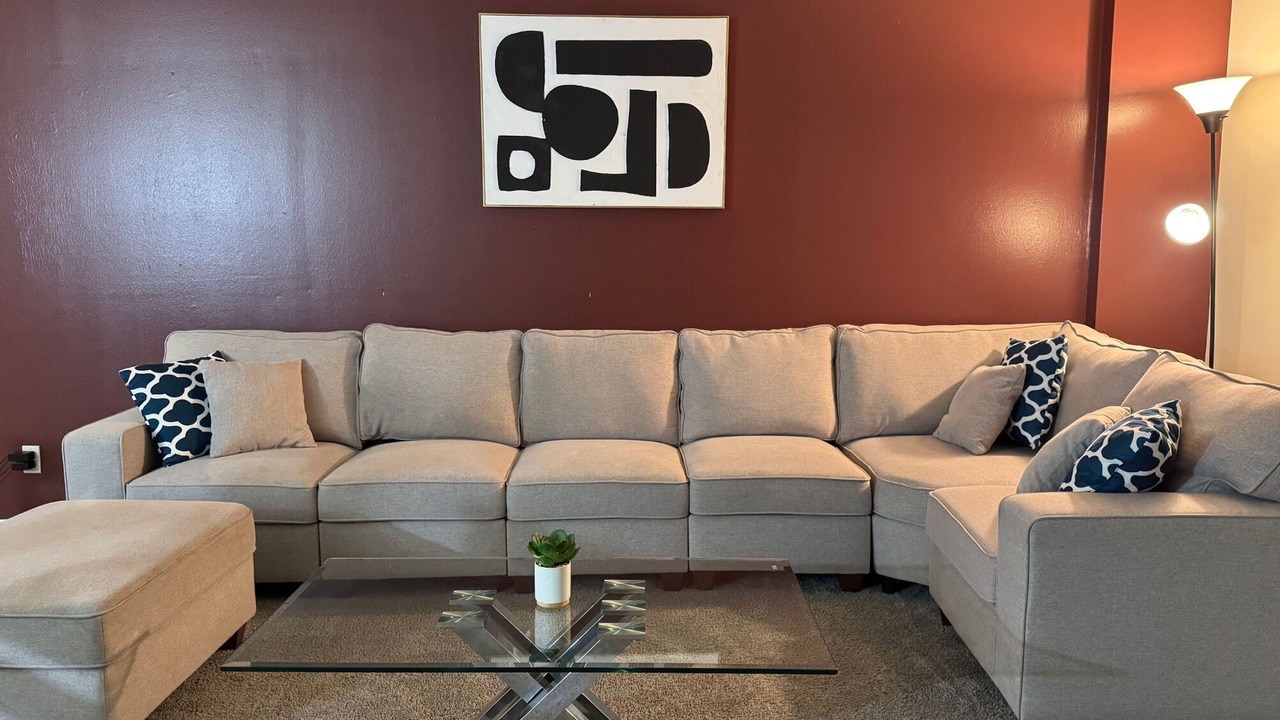 Photo of Livingroom in Miracle Mile