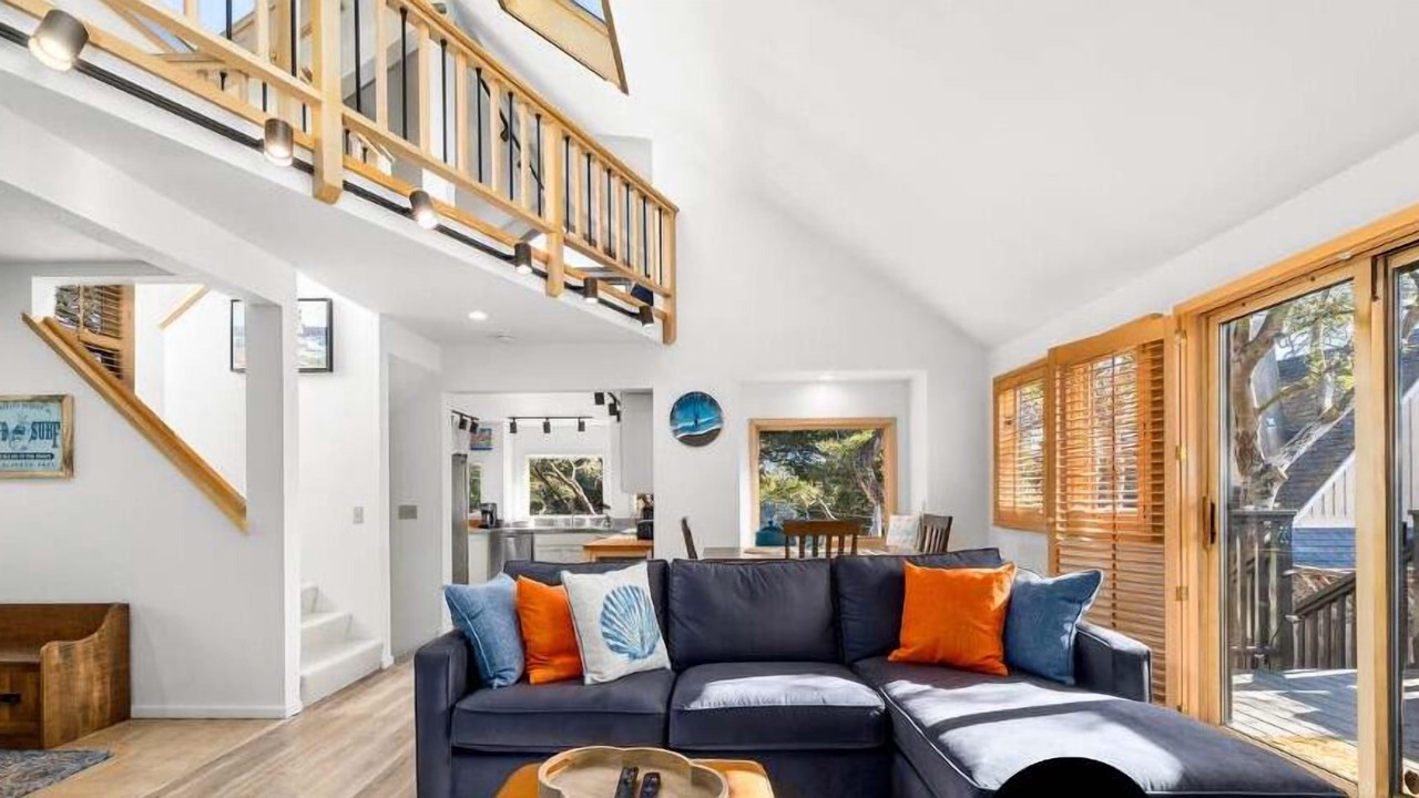 Photo of Livingroom in Eastside Santa Cruz